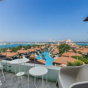 Luxury Azizi Mina Beachfront شقة